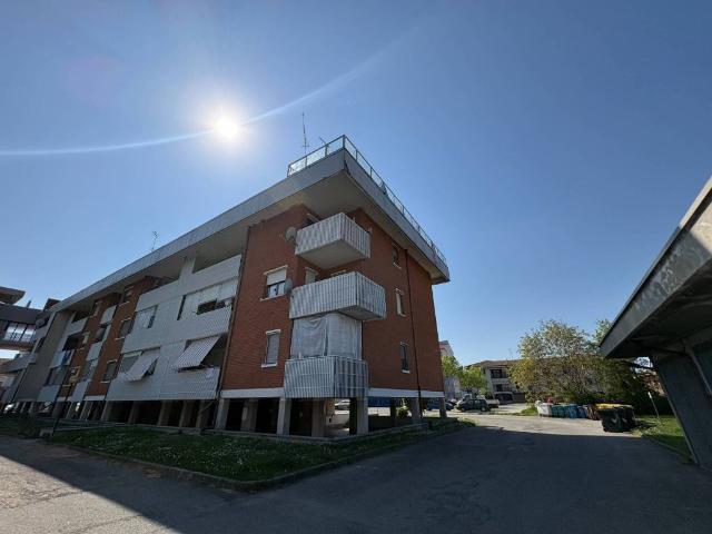 Quadrilocale in vendita a Crescentino viale Bertolè
