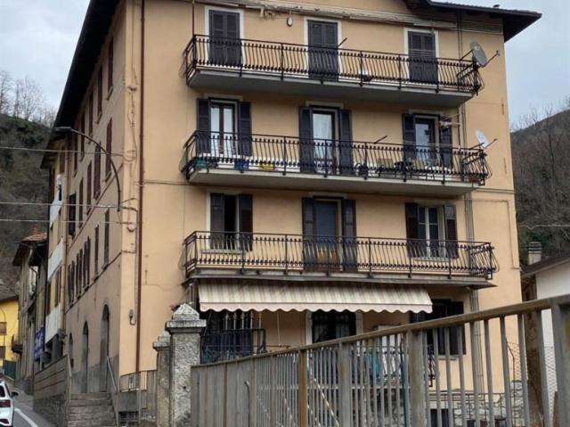 Quadrilocale in vendita a Edolo via luigi folonari 8