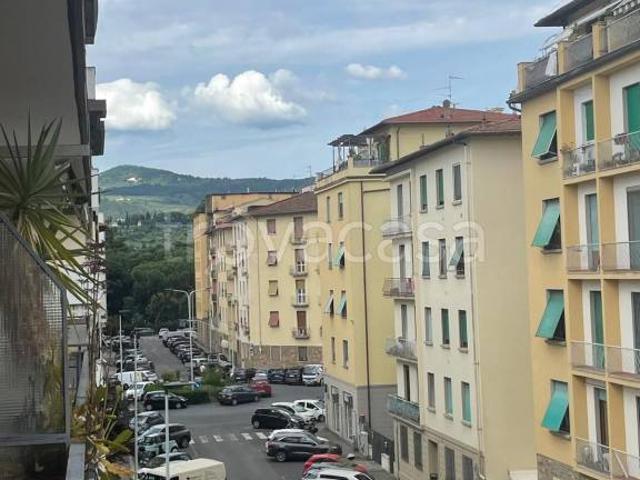 Quadrilocale in vendita a Firenze, Coverciano