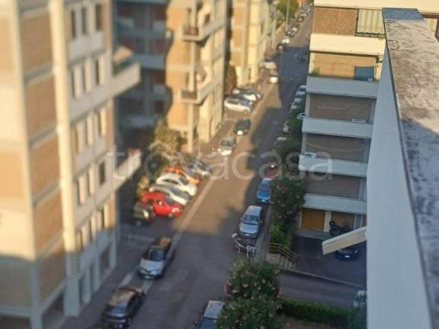 Quadrilocale in vendita a Firenze via Maestro Isacco, Novoli