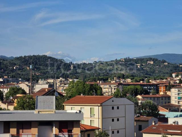 Quadrilocale in vendita a Firenze via Circondaria, Ponte di Mezzo Circondaria