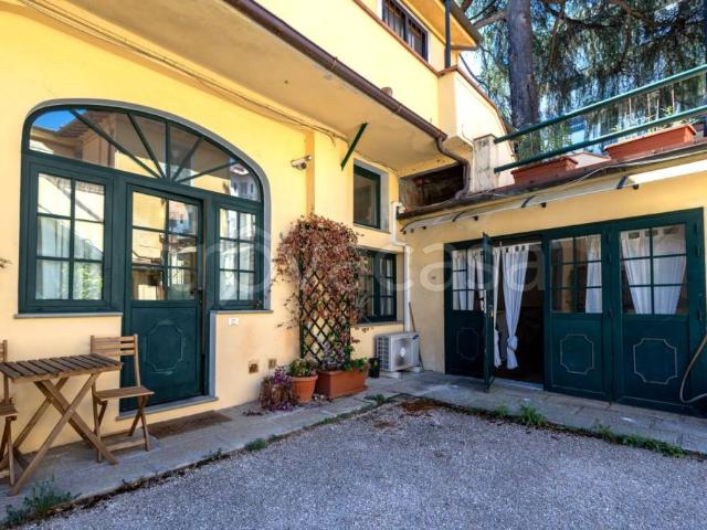Quadrilocale in vendita a Firenze via Luca Landucci, Mazzini Oberdan