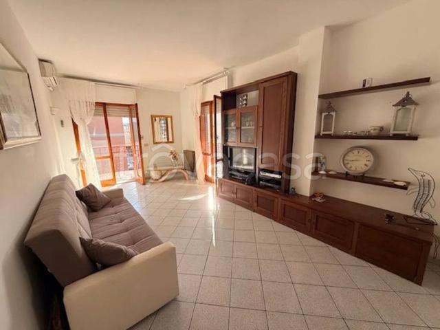 Quadrilocale in vendita a Follonica viale 2 Giugno, 6