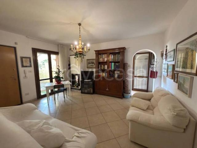 Quadrilocale in vendita a Follonica via Mario Camerini, 69