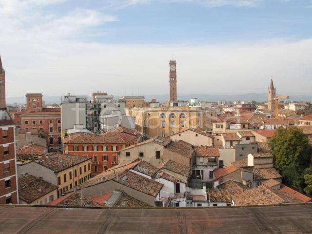 Quadrilocale in vendita a Forlì, Centro Storico