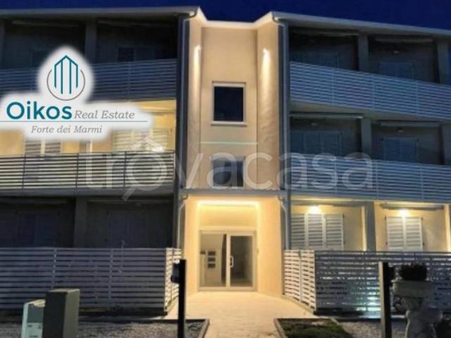 Quadrilocale in vendita a Forte dei Marmi via Francesco Ferrucci, 3