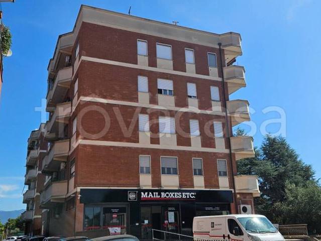 Quadrilocale in vendita a Frosinone via Casilina Nord, 38