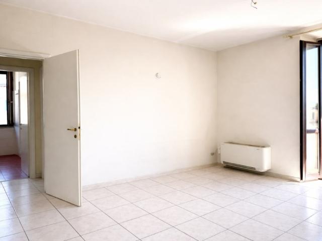 Quadrilocale in vendita a Frosinone via Gioacchino Rossini
