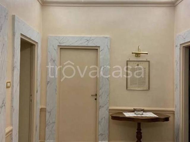 Quadrilocale in vendita a Frosinone piazza Valchera, Centro città