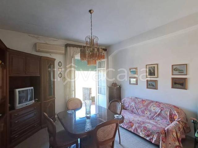 Quadrilocale in vendita a Gualtieri Sicaminò via Croce No Number