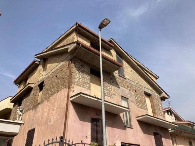 Quadrilocale in vendita a Guidonia Montecelio