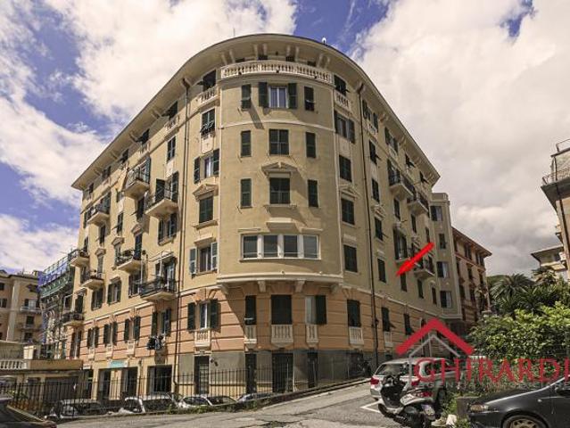 Pentalocale in vendita a Genova