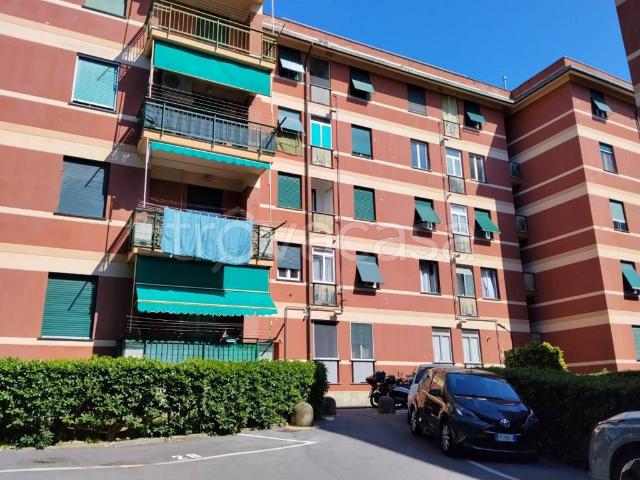 Quadrilocale in vendita a Genova via Cordanieri, 13a, Pra'