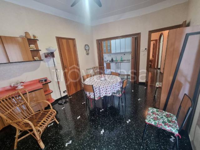 Quadrilocale in vendita a Genova via Antonio Sant'Elia, 21, Sestri Ponente