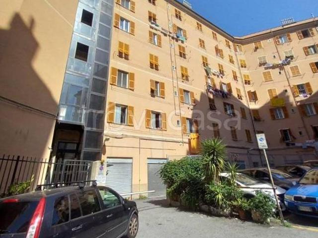Quadrilocale in vendita a Genova via Adelaide Cairoli, 2, Sampierdarena