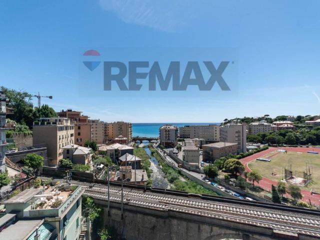 Quadrilocale in vendita a Genova via Brigata Salerno, 11, Quarto