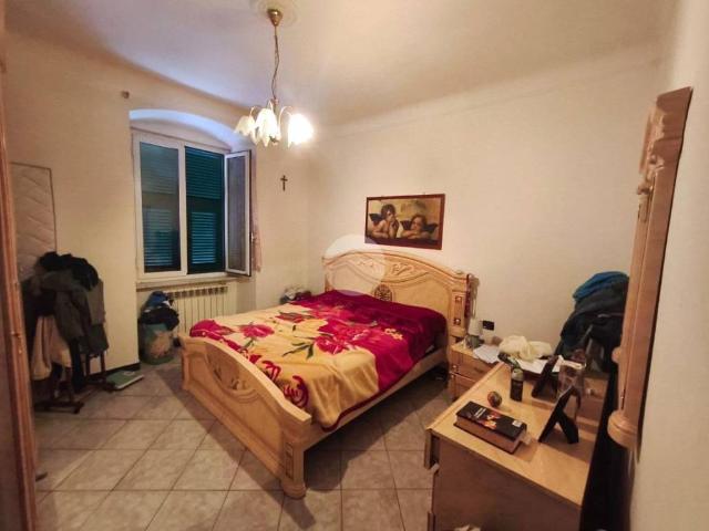 Quadrilocale in vendita a Genova via Germano Jori, 42, Certosa