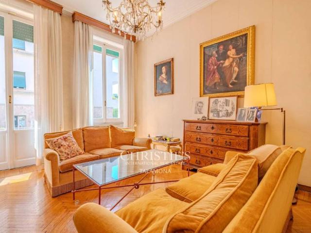 Quadrilocale in vendita a Genova via Giorgio Byron, 4, Albaro