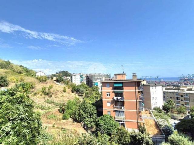 Quadrilocale in vendita a Genova via evasio montanella, 53, Pra'