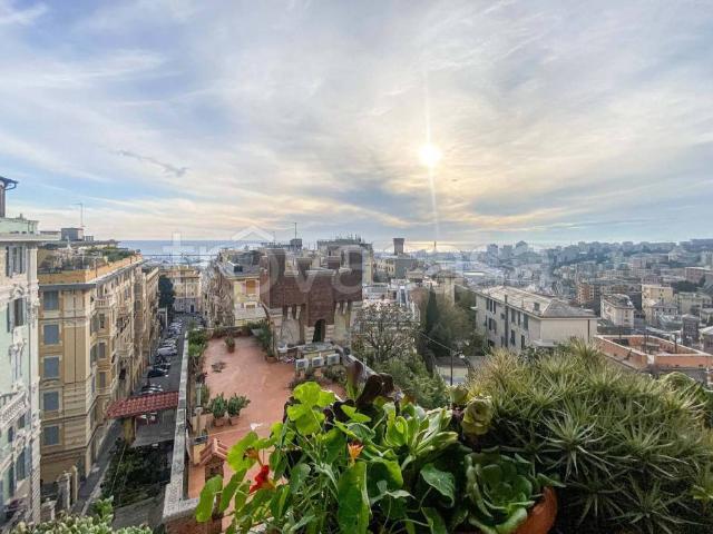 Quadrilocale in vendita a Genova via Francesco Sivori, 16, Castelletto