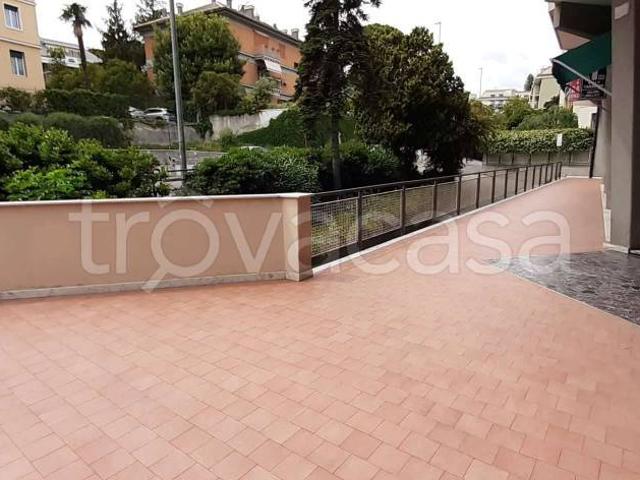 Quadrilocale in vendita a Genova via Orsini, Albaro