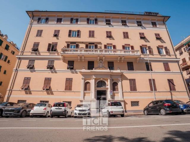 Quadrilocale in vendita a Genova via Monte Zovetto, 10, Albaro