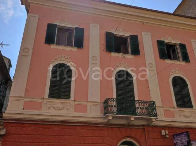 Quadrilocale in vendita a Genova via Travi, 8, Sestri Ponente