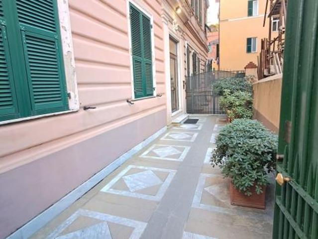 Quadrilocale in vendita a Genova, Albaro