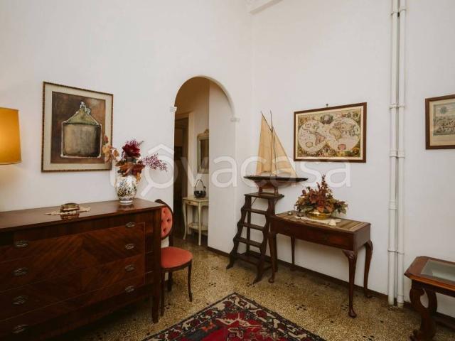 Quadrilocale in vendita a Genova corso Andrea Podestà, 5A, Carignano
