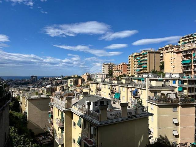 Quadrilocale in vendita a Genova, Marassi