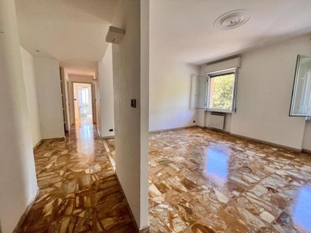 Quadrilocale in vendita a Genova, Quarto