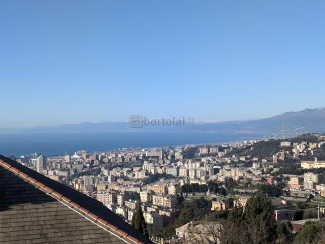 Quadrilocale in vendita a Genova, Righi