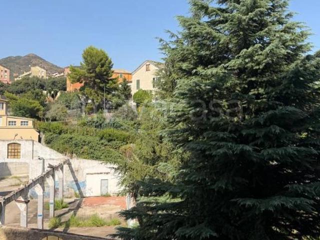 Quadrilocale in vendita a Genova, Sestri Ponente