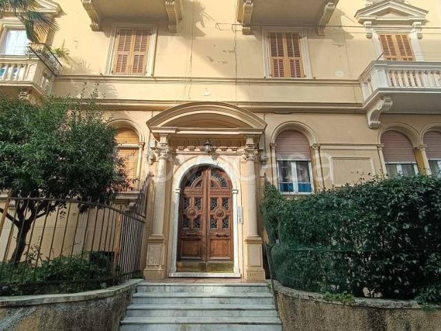 Quadrilocale in vendita a Genova, Sestri Ponente