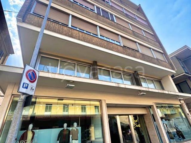 Quadrilocale in vendita a Giulianova via Ludovico Ariosto, 3