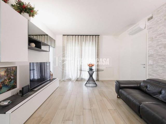 Quadrilocale in vendita a Granarolo dell'Emilia via Giosuè Carducci