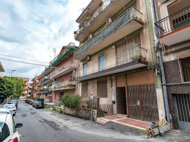 Quadrilocale in vendita a Gravina di Catania