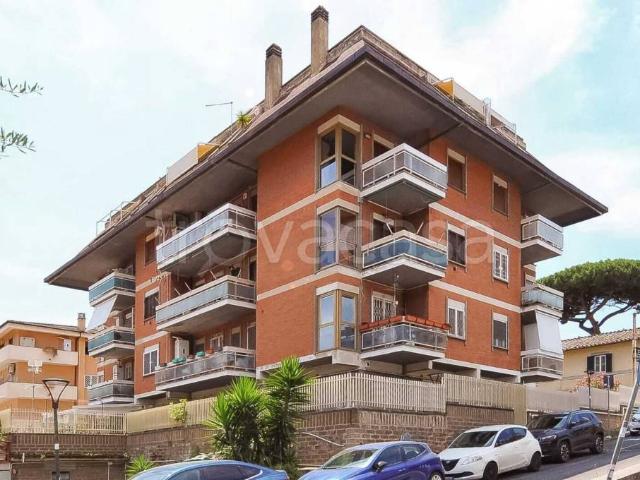 Quadrilocale in vendita a Grottaferrata via a. Santovetti, 15