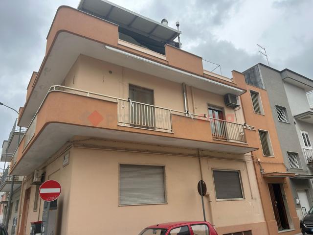 Quadrilocale con box a Grottaglie