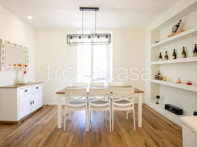 Quadrilocale in vendita a Grugliasco piazza 66 Martiri, 22