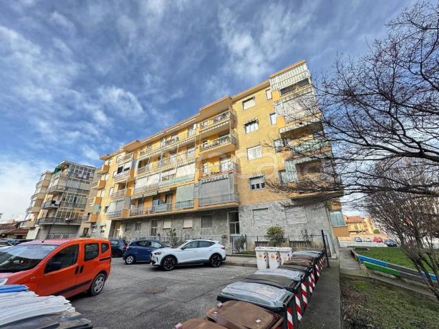Quadrilocale in vendita a Grugliasco via Ermanno Scali