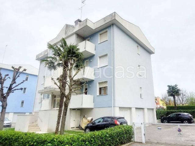Quadrilocale in vendita a Jesolo via Pio La Torre, 9
