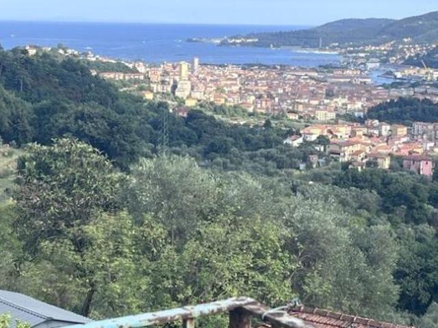 Quadrilocale in vendita a La Spezia