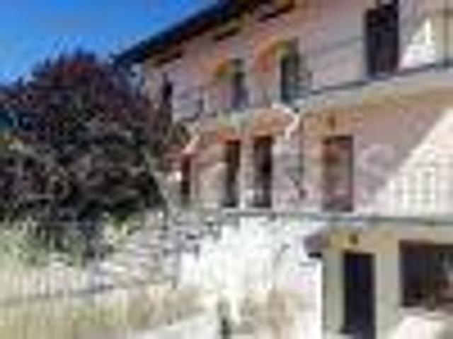 Quadrilocale in vendita a L'Aquila via Camporosciolo, Coppito Preturo
