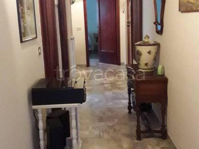 Quadrilocale in vendita a L'Aquila via Strinella, Duomo Fontana Luminosa