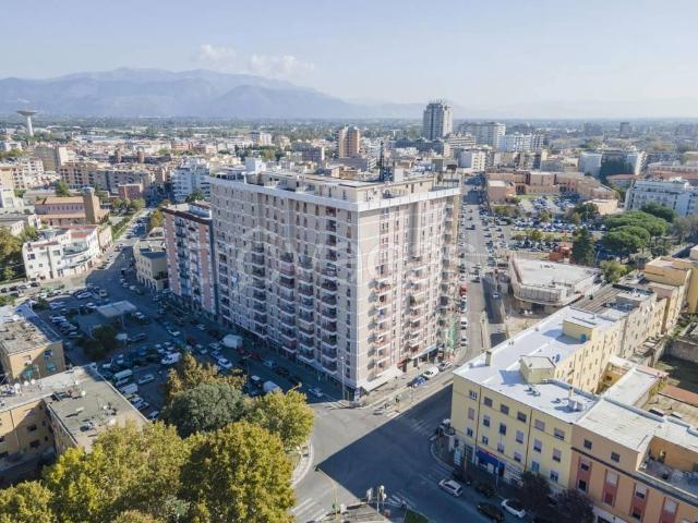 Quadrilocale in vendita a Latina via Giovanni xxiii,4, Centro città