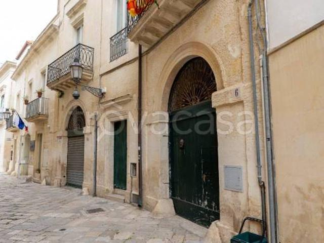 Quadrilocale in vendita a Lecce via Regina Isabella, 6, Centro Storico