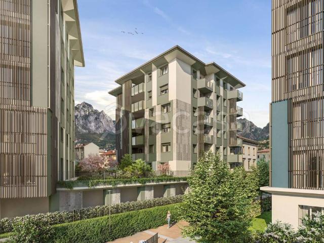 Quadrilocale in vendita a Lecco, Pescarenico