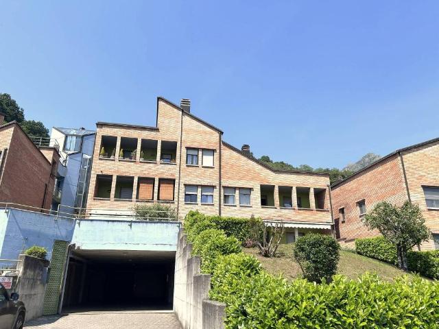 Quadrilocale in vendita a Lecco via Timavo, 3, Bonacina