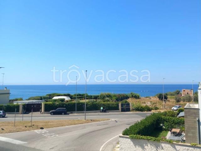 Quadrilocale in vendita a Livorno, Antignano Banditella